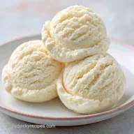 Vanilla Ice Cream in 10 Minutes
